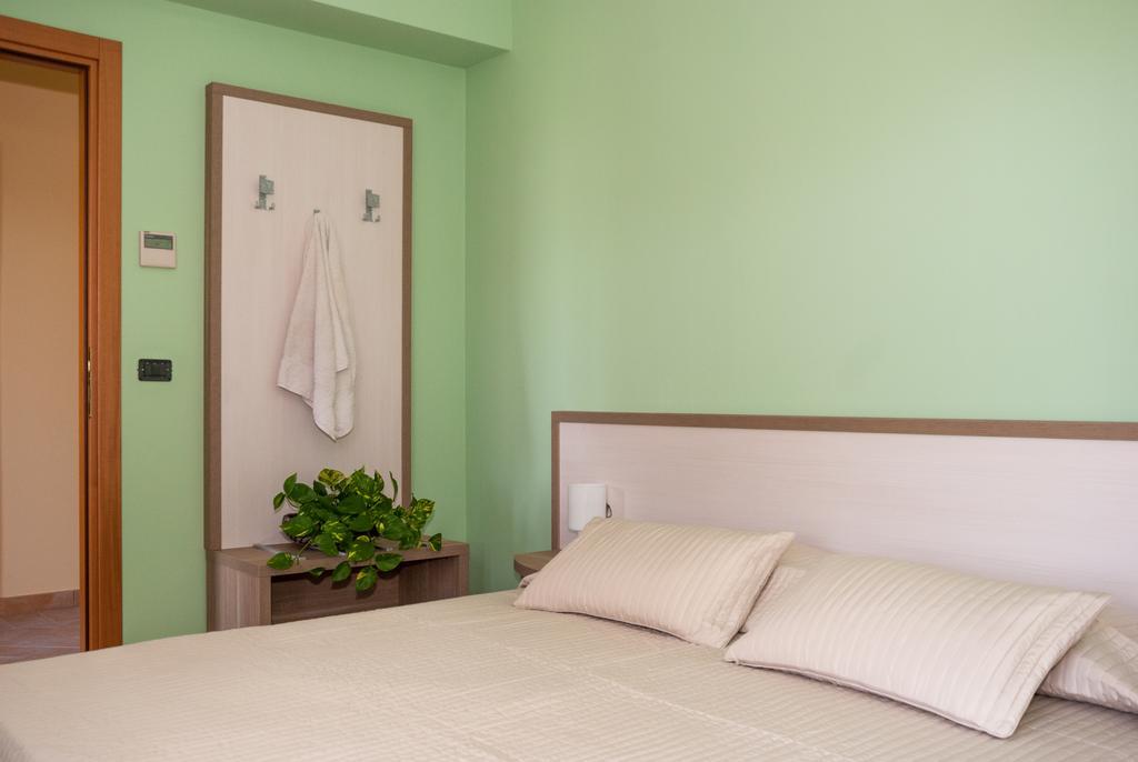 Casa Delfico Ristoro In Famiglia Guest House แตราโม ห้อง รูปภาพ